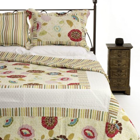 Handmade-Coverlets-Bedsheets-Tablecloths-Katerina-kassiopi-corfu
